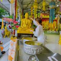 บินมาเพื่อเที่ยวผับแวะเข้าวัดก่อนได้นะ