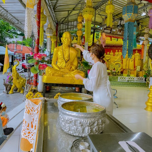 บินมาเพื่อเที่ยวผับแวะเข้าวัดก่อนได้นะ