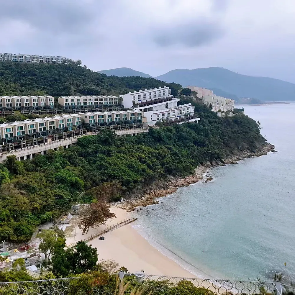 一條少人行但美景連連的路線：港島南龜背灣一直行到赤柱