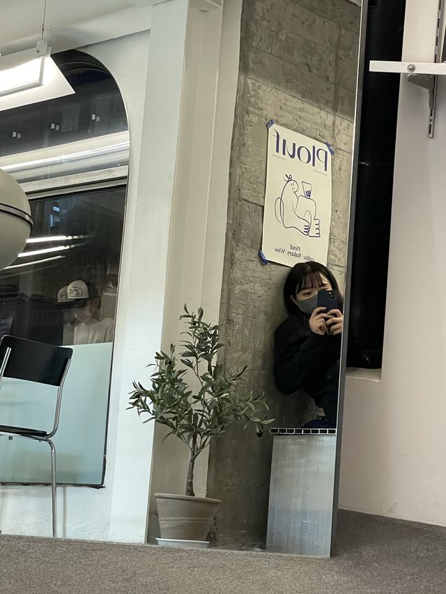 연남동 미로길 감성카페 “플루프커피”