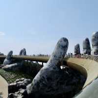 Golden bridge เดินสะพานมือชมวิวสุดปังบนบานาฮิลล์