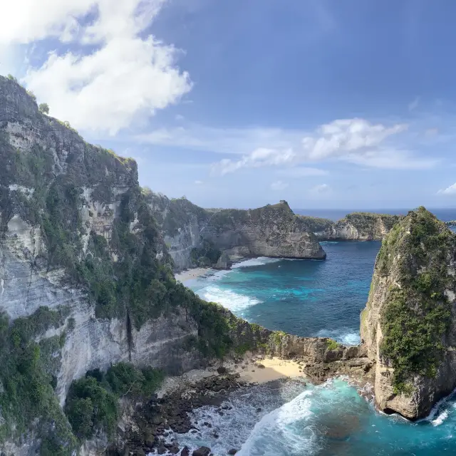 Most famous diamond beach in Nusa Penida