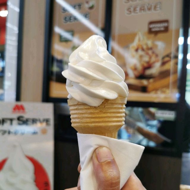 Soft Serve สุดละมุนที่ Mos Burger 