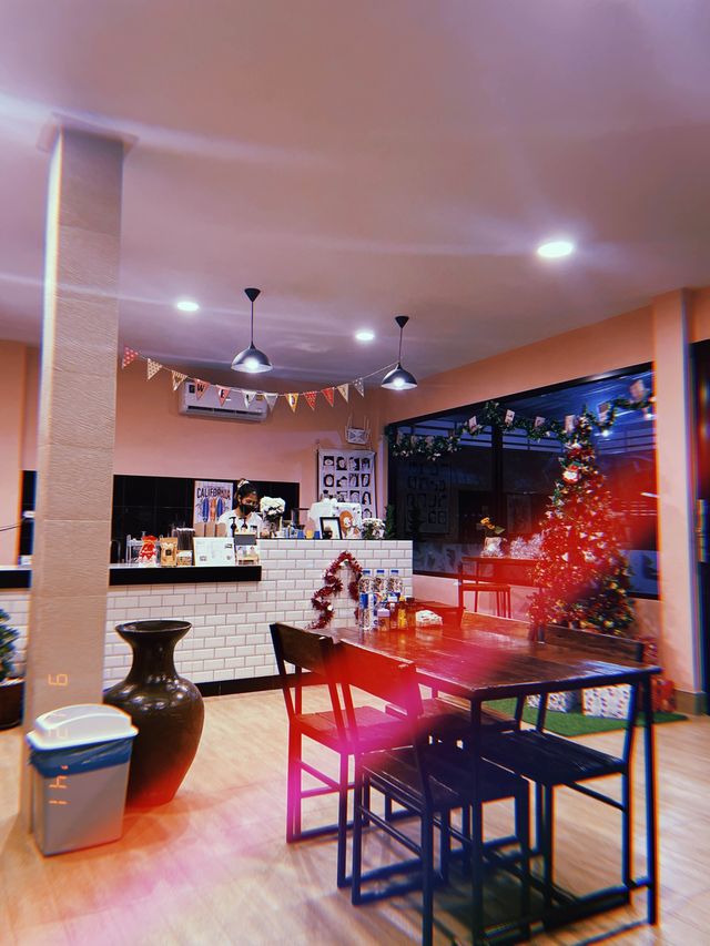 บ้านพ่อคาเฟ่ คาเฟ่ที่มีทั้งอาหารและกาแฟ ไปลองกัน😊