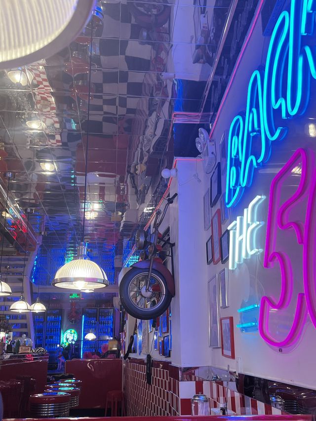 Lee’s diner 🍔 