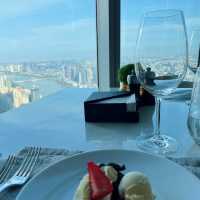 Where can I eat with beautiful views?