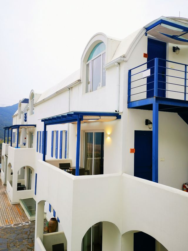 Hidden in the foothills of Moganshan, the Saint Island Villa.