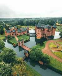 The largest and most beautiful castle in the Netherlands, the Neo-Gothic De Haar Castle.