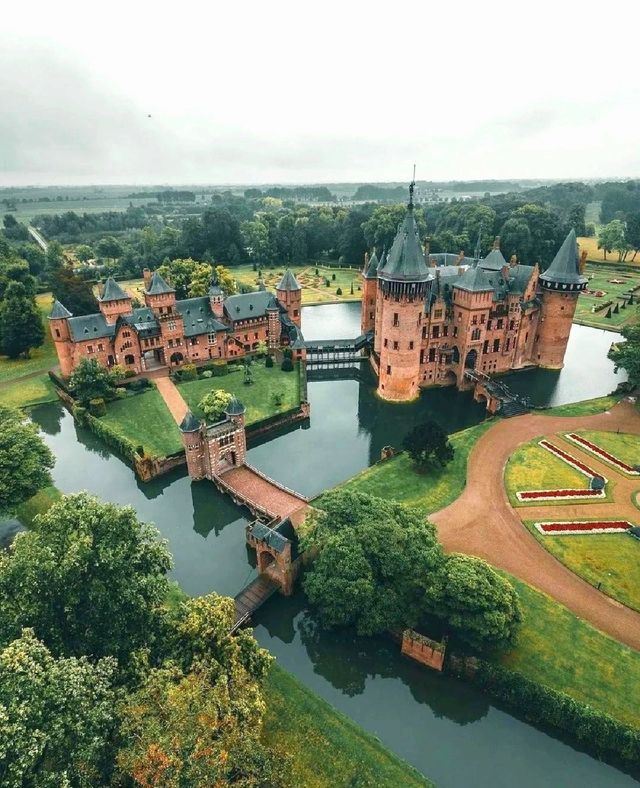 The largest and most beautiful castle in the Netherlands, the Neo-Gothic De Haar Castle.