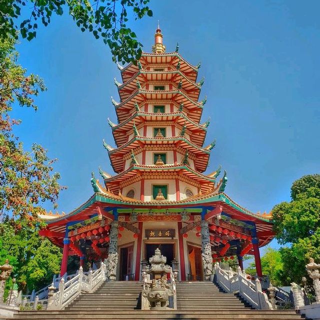 WATUGONG BUDDHAGAYA TEMPLE, SEMARANG