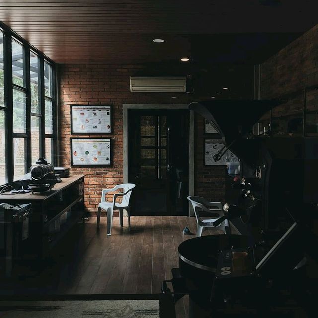 THE COFFEE COMPANION