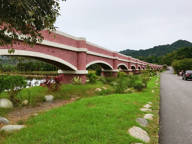 【台東鹿野‧景點】台灣唯一景觀拱型水橋---二層坪水橋  