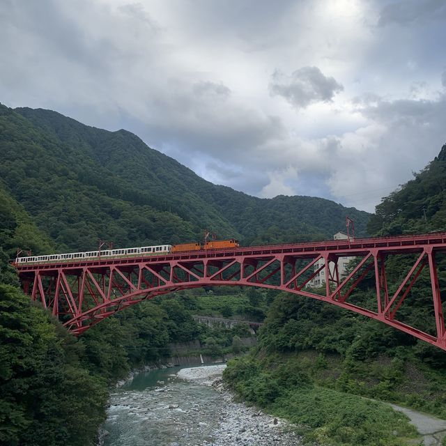 【富山県】黒部峡谷トロッコ鉄道