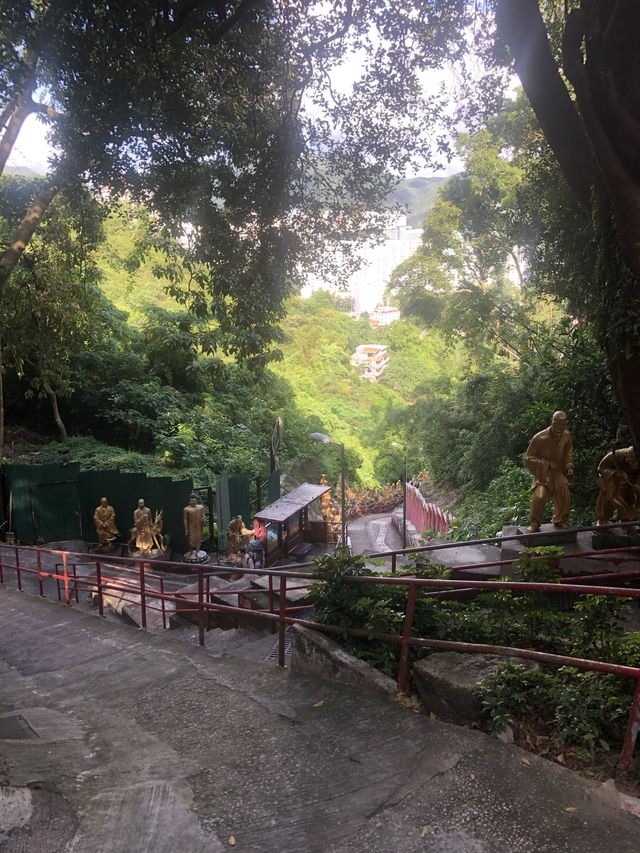 Ten Thousand Buddhas Monastery