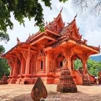 ชมโบสถ์สีแดง แสนงดงาม