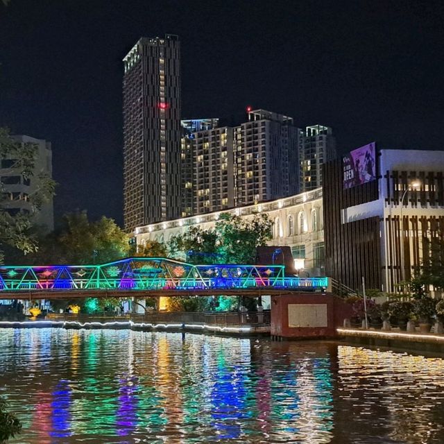 NEW RESTAURANT AT MALACCA RIVER 😍