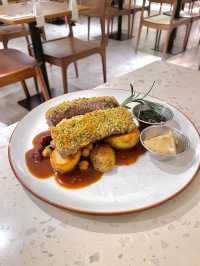 Potluck Eatery 簡約木系pet friendly cafe