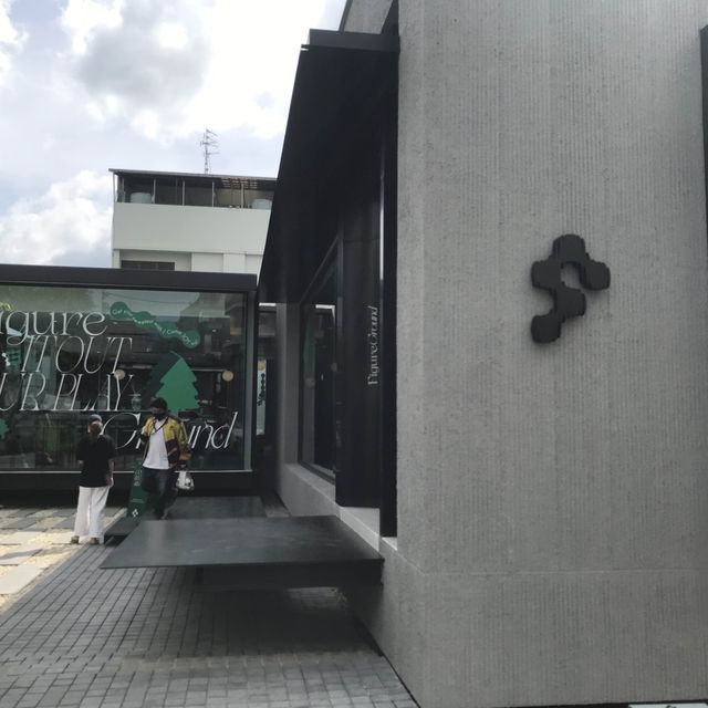 Figuregroung Cafe BKK