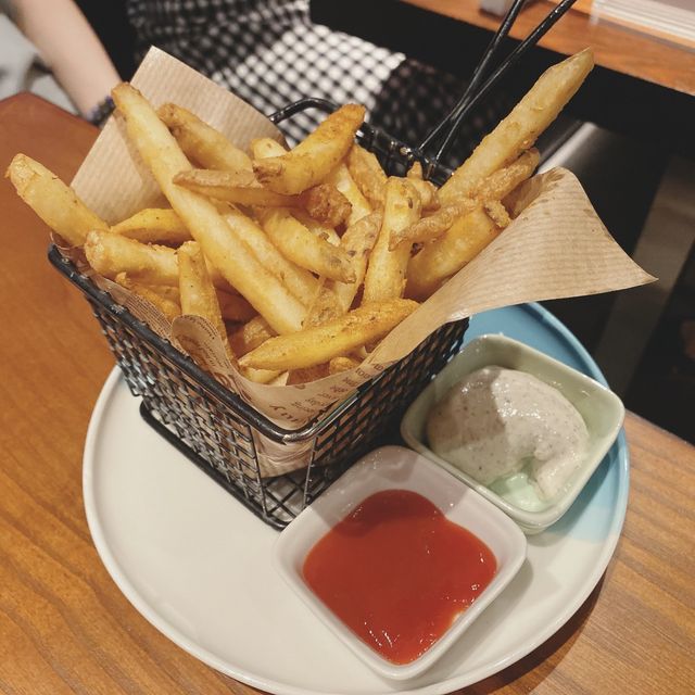Cwb漢堡店