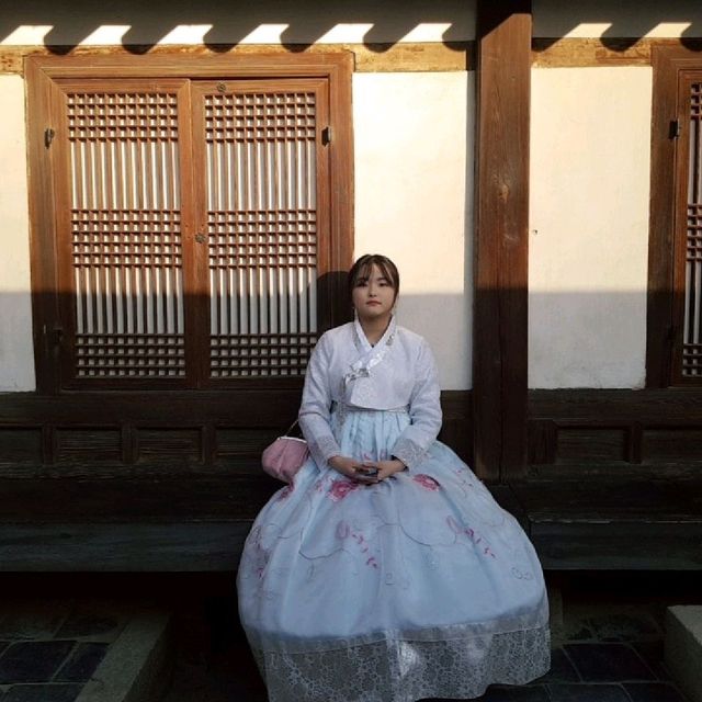 날씨가 선선해진 지금, 한복 데이트