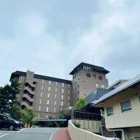 鴨川の老舗ホテルでジビエカレーをいただく