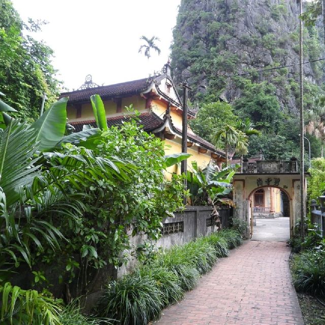 寧平必玩景點--碧洞古寺Chùa Bích Động