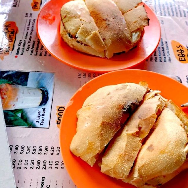 Breakfast at Kluang Rail Coffee ☕🍞