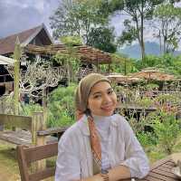Breakfast at Istana Lemuni