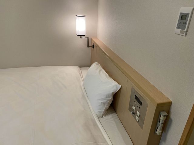福岡市営地下鉄『祇園駅』すぐ。『ダイワロイネットホテル博多祇園』(部屋内部)