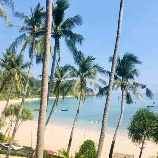 ⛱️🌊👙👒🏊‍♀️พระนางลันตาโฮเทล