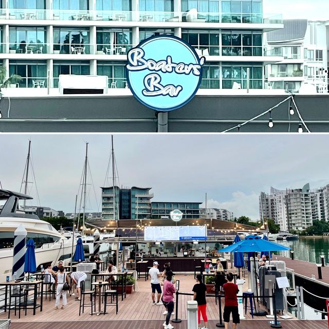 Lively Floating bar in Sentosa Boaters’ Bar