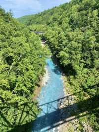 【北海道観光】まるで白い髭のような滝！？