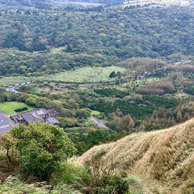 陽明山國家公園｜七星山主峰、東峰🏔我登頂啦～