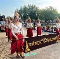 เผาเทียน เล่นไฟ ลอยกระทง สุโขทัย