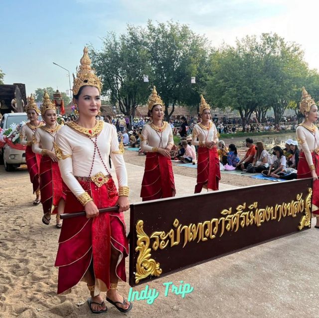 เผาเทียน เล่นไฟ ลอยกระทง สุโขทัย