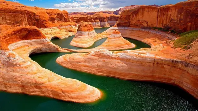 The most beautiful narrow valley in the world - Antelope Canyon.