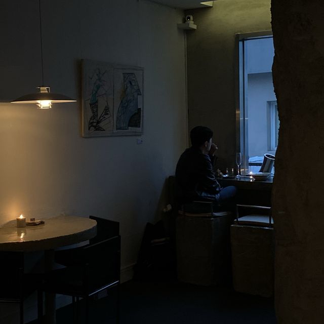 을지로에 있는 예술적인  와인바, 아스론가 