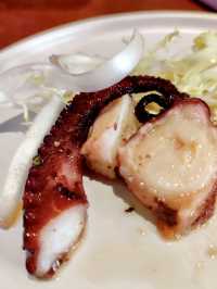 霓虹燈上、熱情的🇪🇸西班牙菜「Tapa Room」