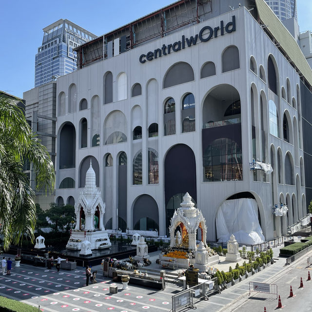 🇹🇭 ❤️ CentralwOrld Love Shrine