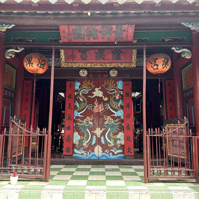 An unmissable holy shrine in Hoi An Old Town