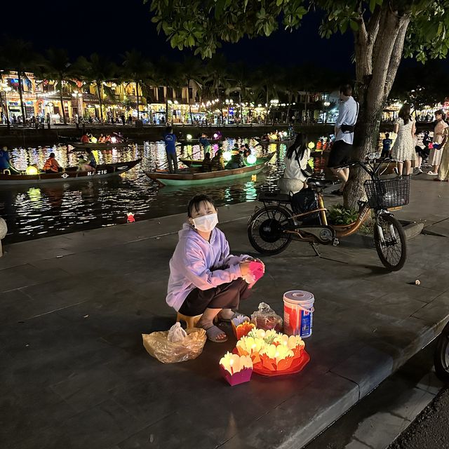 Take a stroll at night down Hoai River