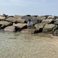 เอาความทุกข์ไปปล่อย ที่”หาดแสงจันทร์”
