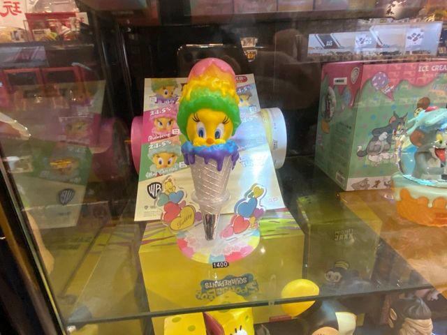 潮玩店yOURS@海之戀商場
