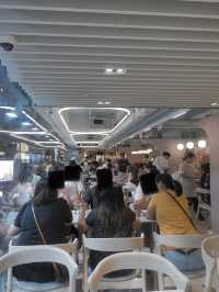 樓上白色Cafe，吃打卡梳乎厘 