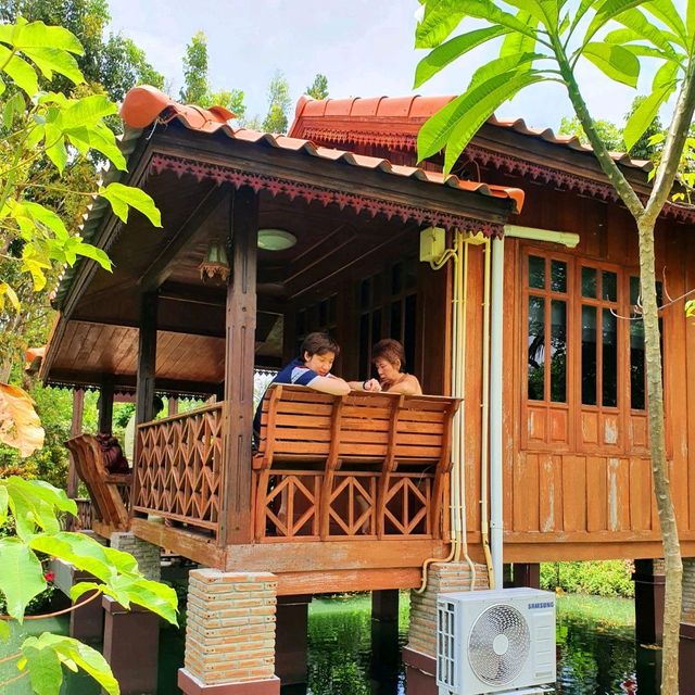 พาไปคาเฟ่กลางทุ่งนา ณ ลพบุรี