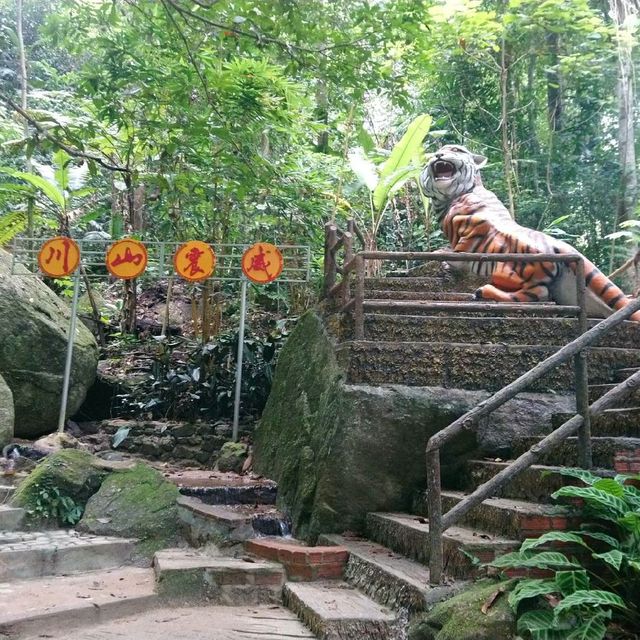 อุโมงค์​ปิยะมิตร​ เบตง