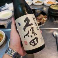 제주 노형동 맛집)돈사촌 - 육즙 폭발하는 제주 흑돼지 근고기전문점