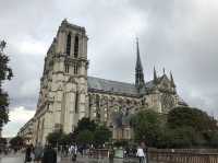 フランス🇫🇷 火災からの修復が行われているノートルダム大聖堂をご紹介