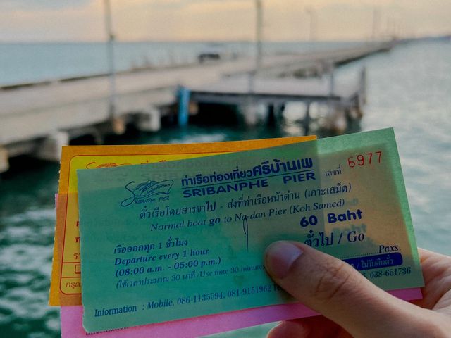 “ท่าเรือศรีบ้านเพ ล่องทะเลไปค้างเกาะเสม็ด”🏝