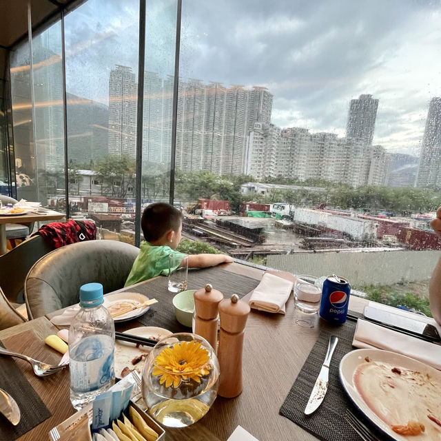 食物款式選擇多！龍蝦好新鮮